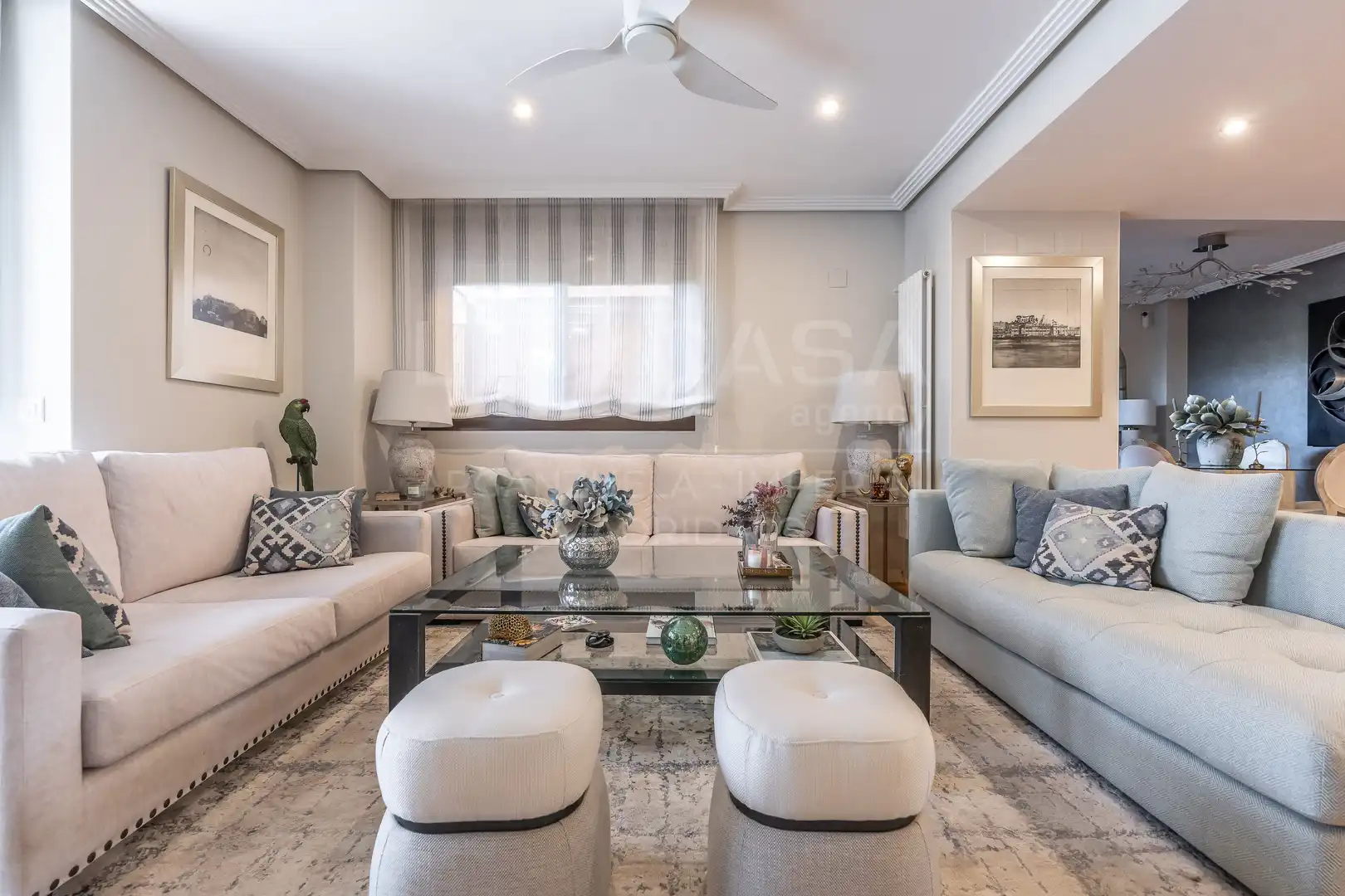 Sala d'estar de Dúplex en venda en Ciudad Lineal