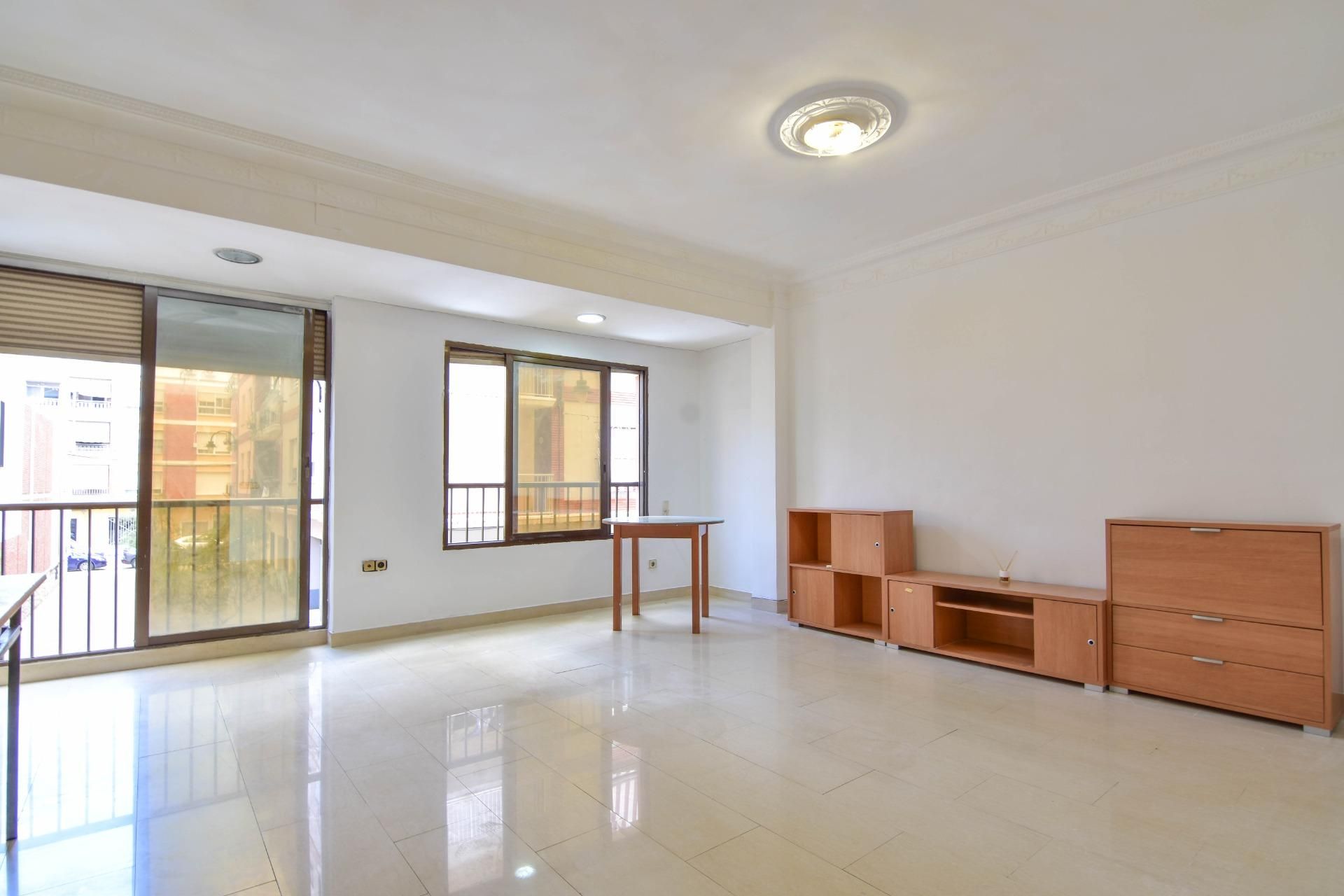 Sala d'estar de Pis en venda en Alzira amb Aire condicionat, Calefacció i Traster