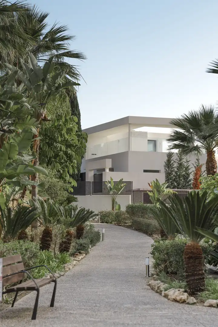 Exterior view of Flat for sale in Benahavís  with Air Conditioner, Heating and Private garden