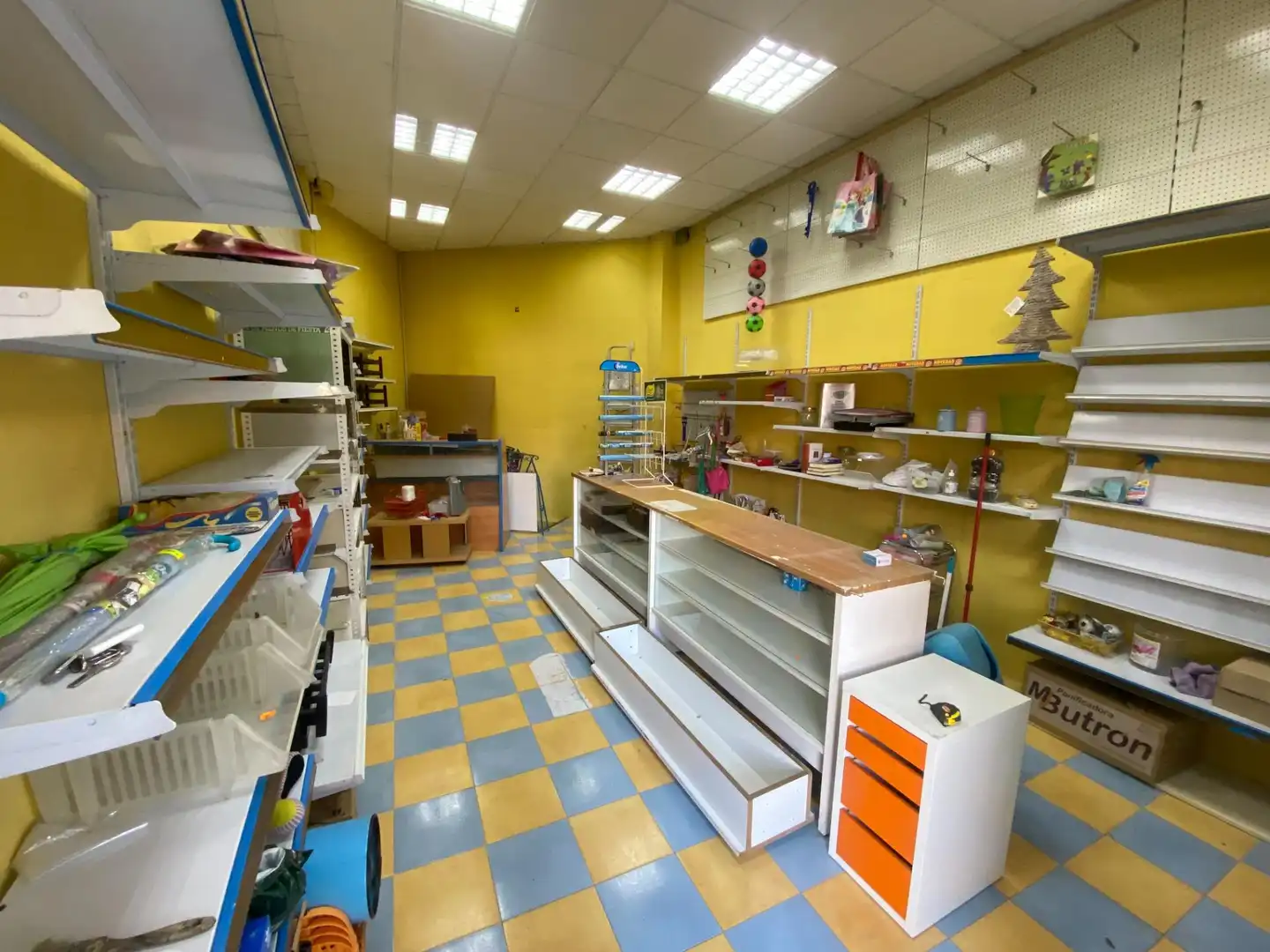Local en venda en Tomares