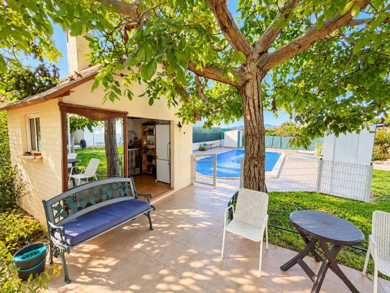Casa con piscina en venta en Madrigal