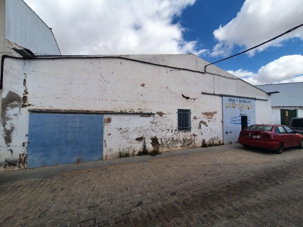 Exterior view of Industrial buildings for sale in Belmez
