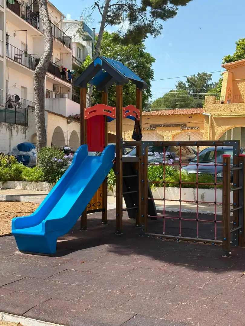 Außenansicht von Wohnungen zum Verkauf in Sitges mit Heizung, Privatgarten und Terrasse
