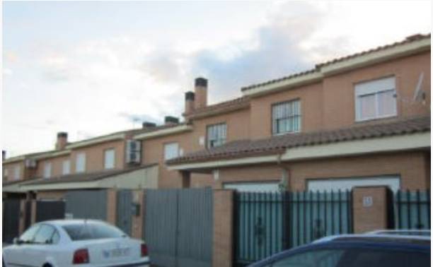 Casa adosada en Venta en Barcience