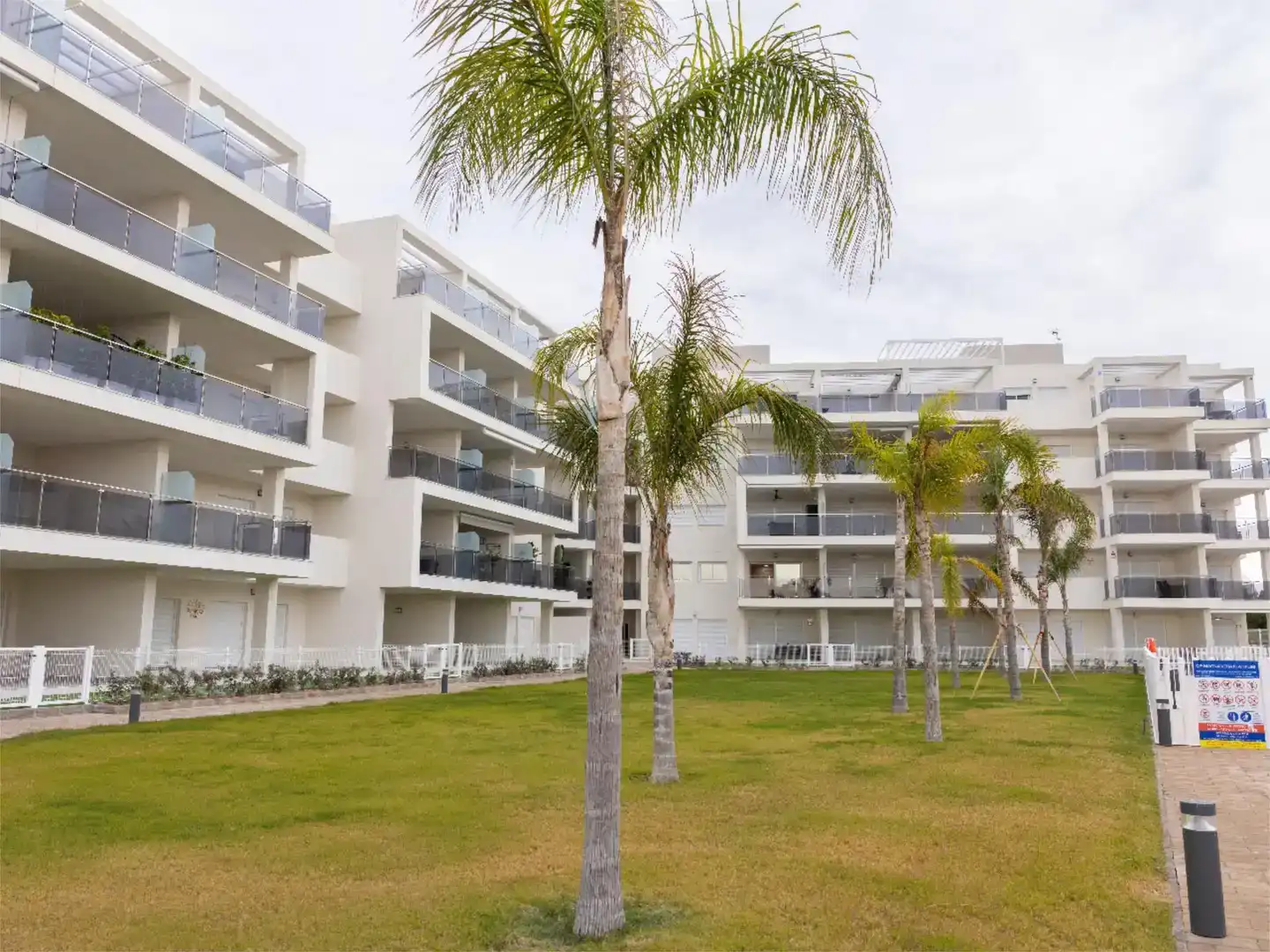 Vista exterior de Pis de lloguer en Vera amb Aire condicionat, Piscina i Balcó