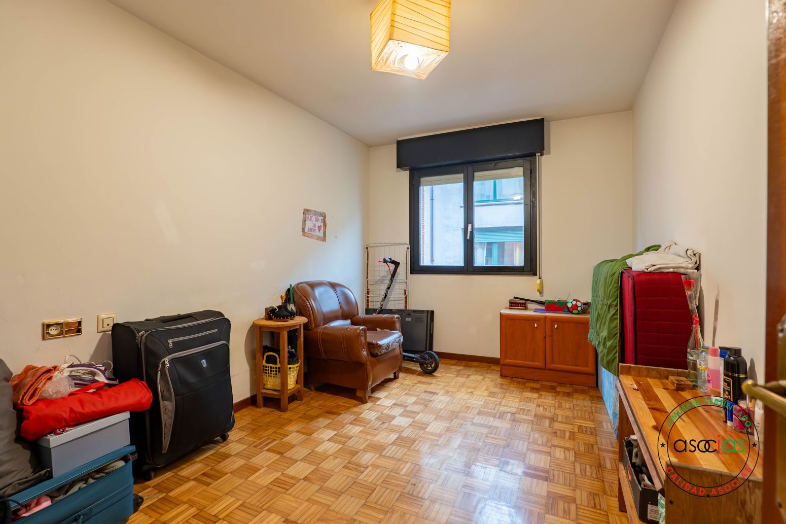 Habitación de Piso en venta en Gijón  con Calefacción, Parquet y Trastero