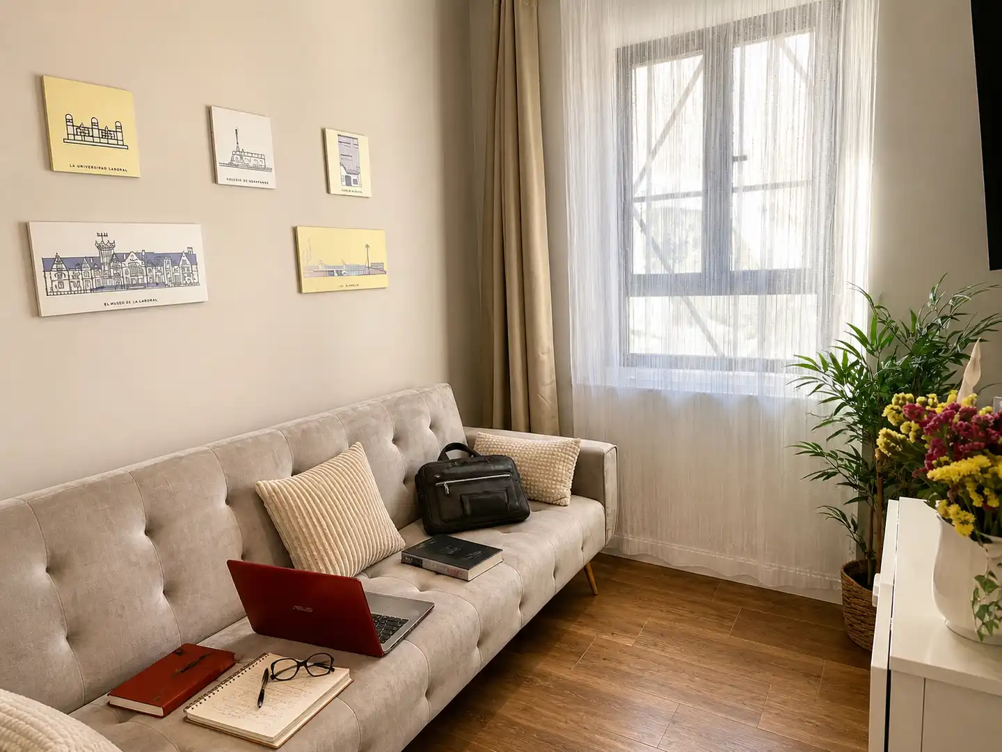 Sala d'estar de Pis de lloguer en Santander amb Calefacció, Moblat i Forn