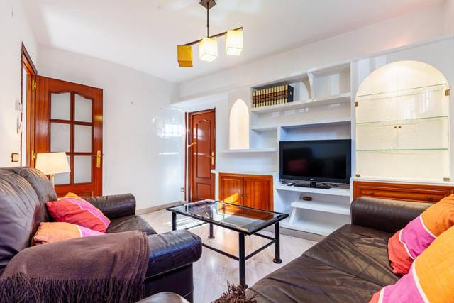 Piso en Venta en C. de las Cañas en Colina