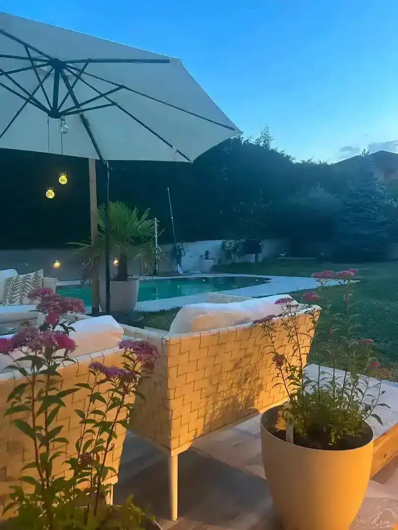 Piscina de Casa o xalet en venda en Becerril de la Sierra amb Aire condicionat, Calefacció i Jardí privat