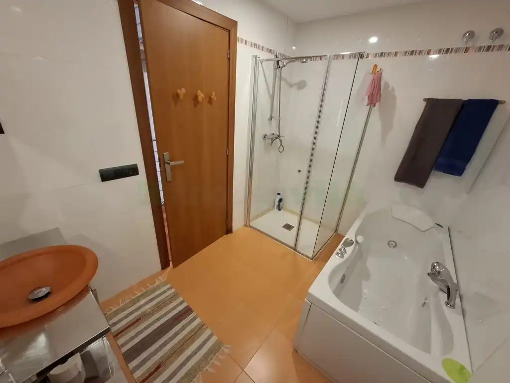 Bathroom of Houses for sale in Pineda de Mar