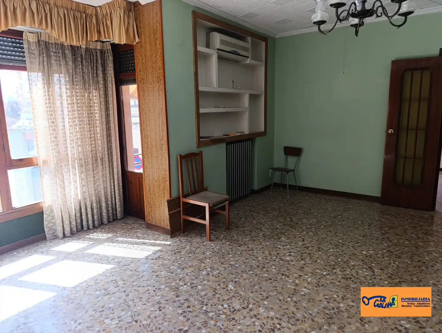 Sala de estar de Casa o chalet en venta en Valdepeñas con Calefacción, Trastero y Balcón