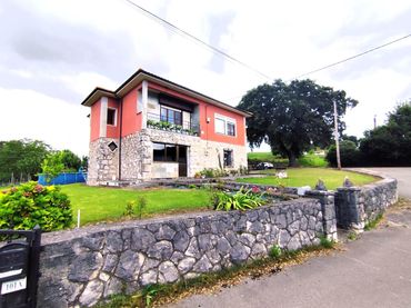 Casa amb balcó en venda a Villaescusa (Cantabria)