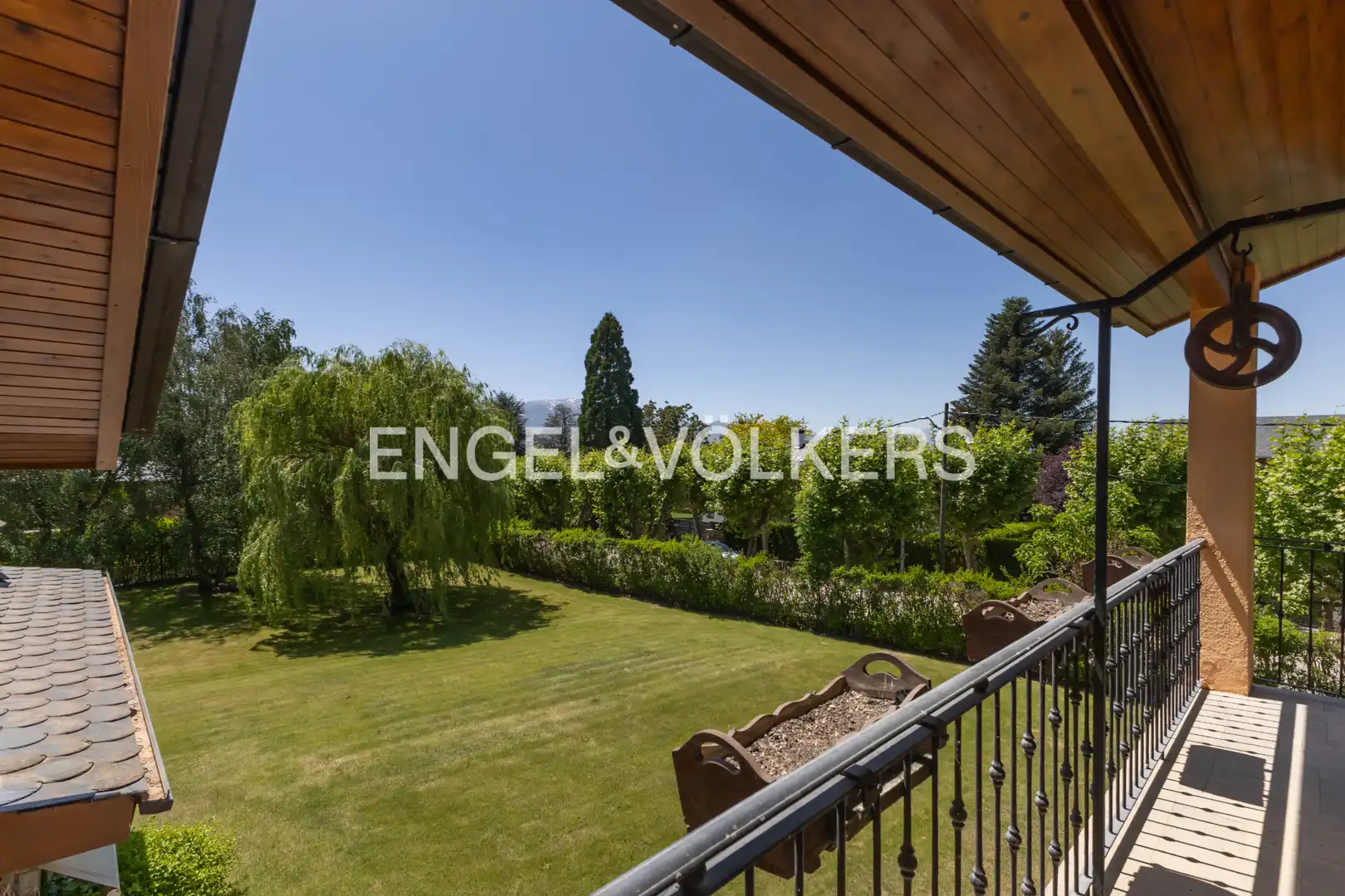 Terrassa de Casa o xalet en venda en Puigcerdà amb Calefacció, Jardí privat i Parquet