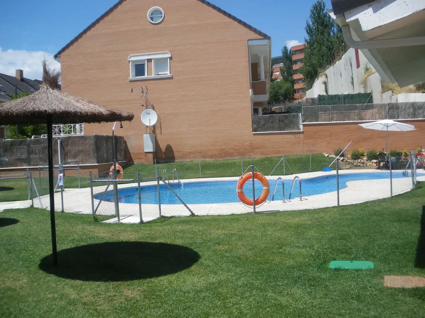 Piscina de Casa o chalet en venta en Algete con Aire acondicionado, Jardín privado y Parquet