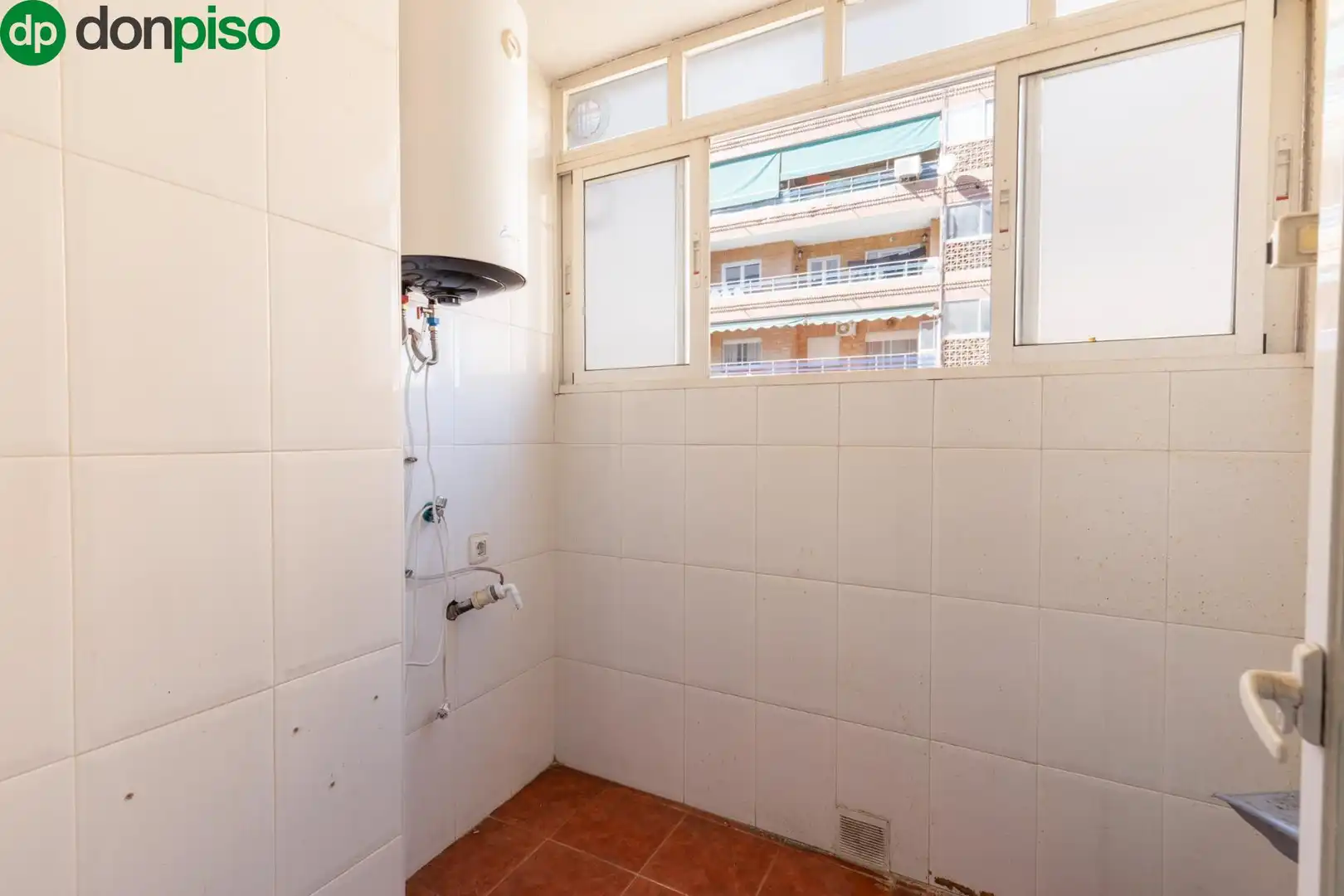 Piso en venta en Calle ALMUÑECAR, 4, Barrio de Zaidín