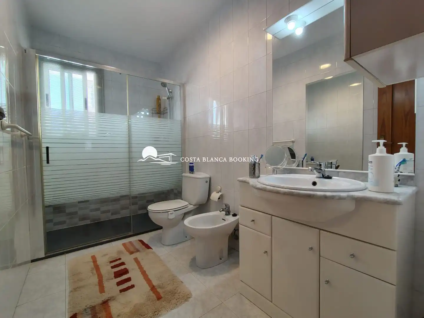 Baño de Casa o chalet en venta en L'Alfàs del Pi con Aire acondicionado, Jardín privado y Terraza