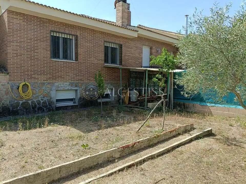 Adossat amb jardí en venda a Méntrida, imagen 61