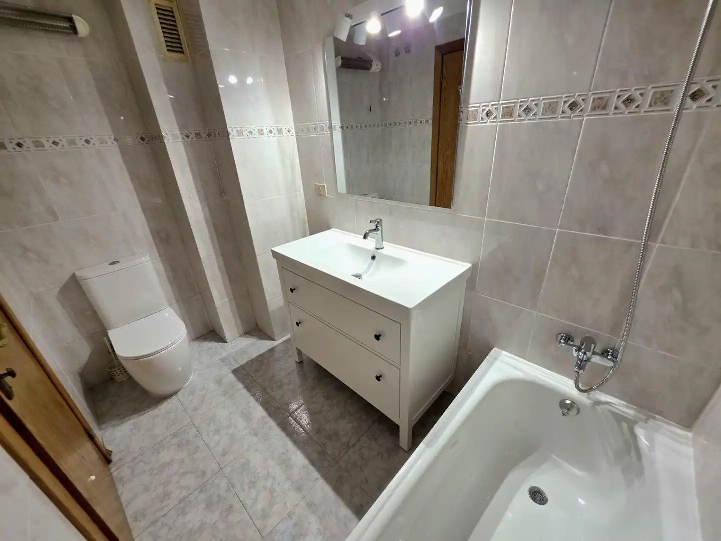 Wohnung zur Miete in JORGE JUAN, Ensanche - Parque del Oeste