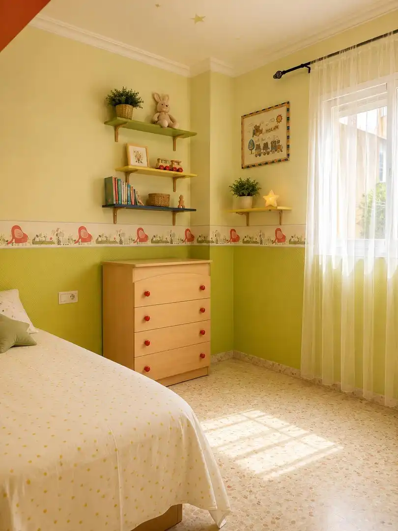 Dormitori de Planta baixa en venda en Vélez-Málaga amb Terrassa, Moblat i Balcó
