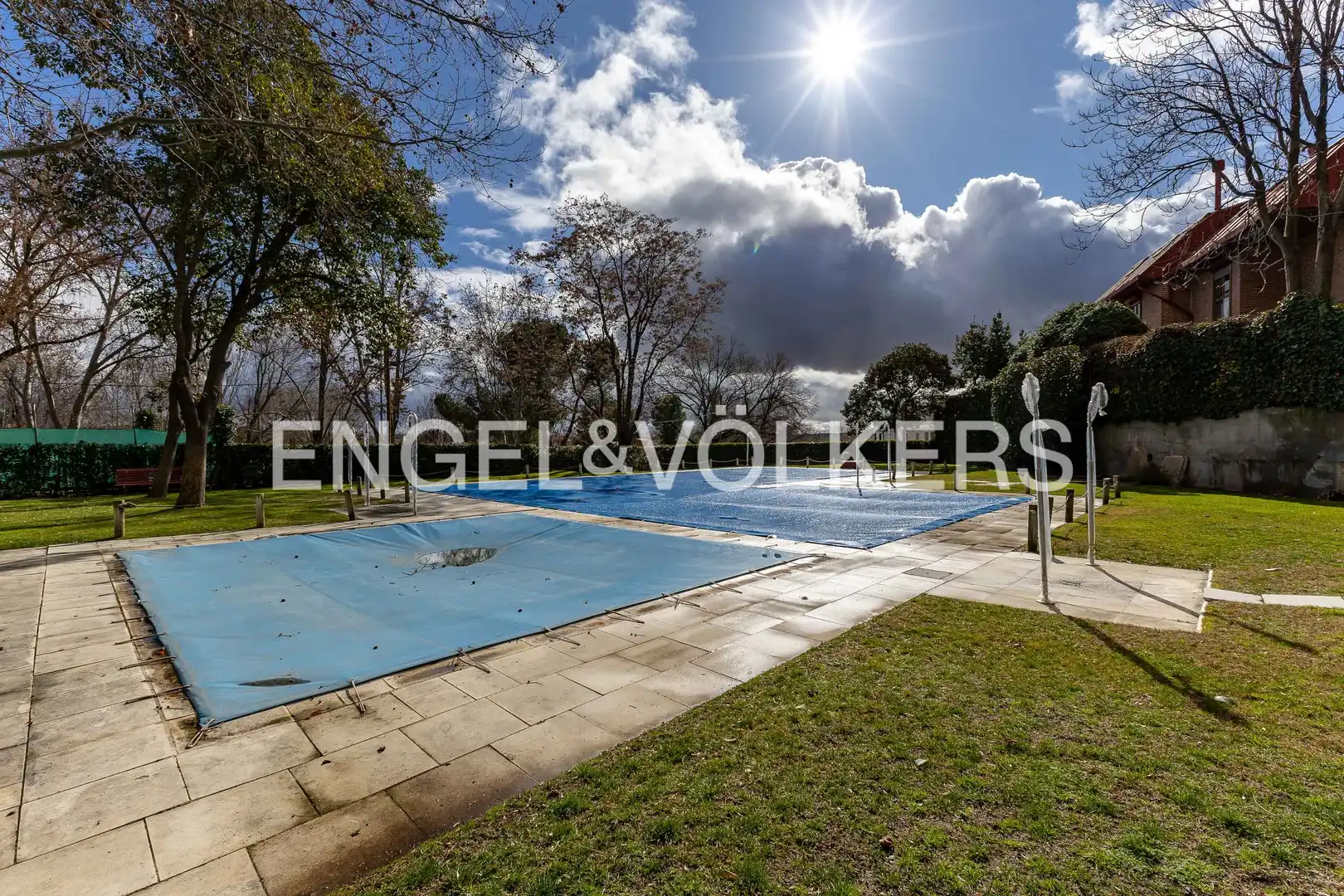 Swimming pool of Country homes for rent in Madrid  with Air Conditioner, Heating and Private garden