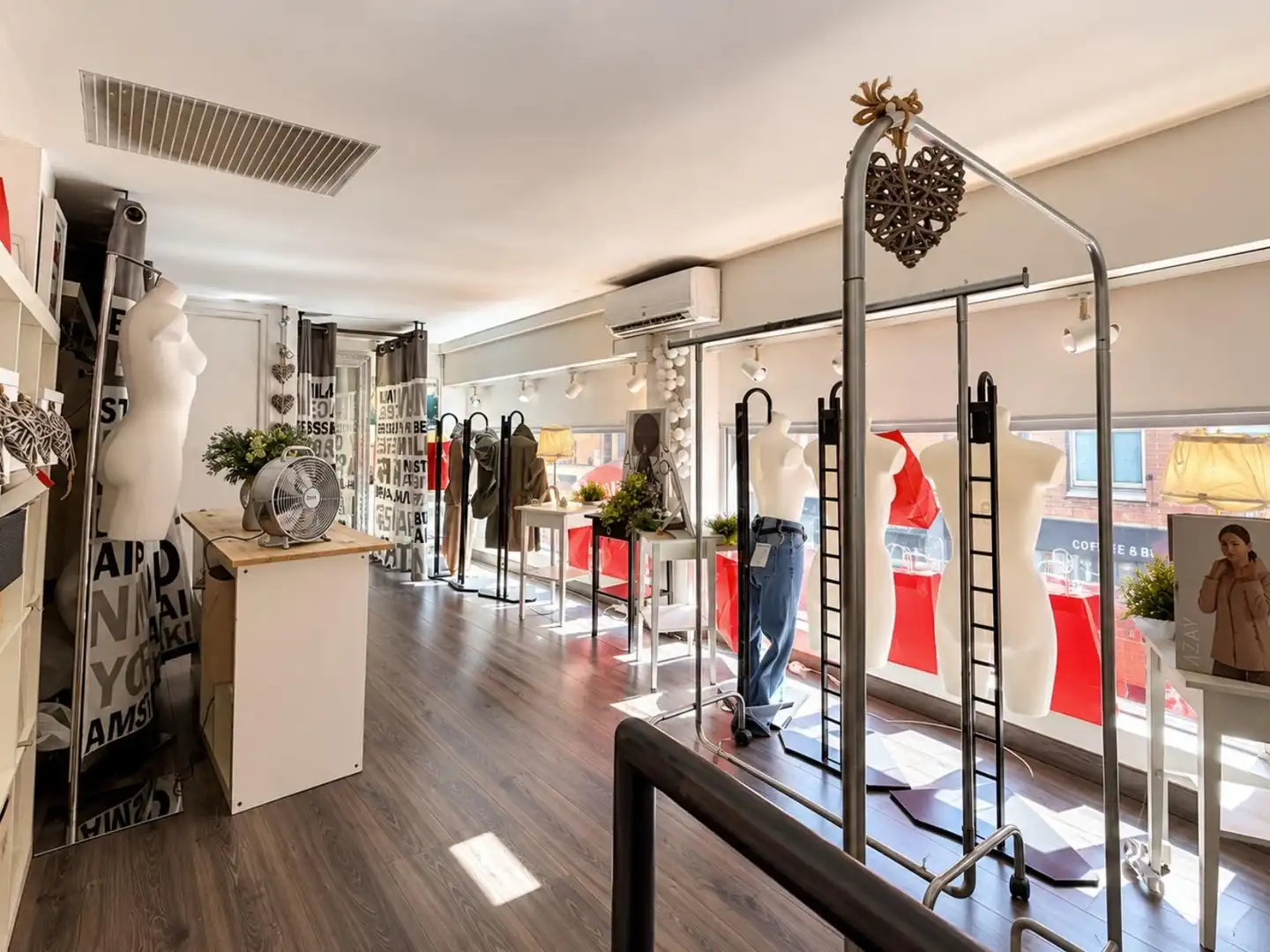 Local comercial en traspàs a Horta - Guinardó, imagen 2