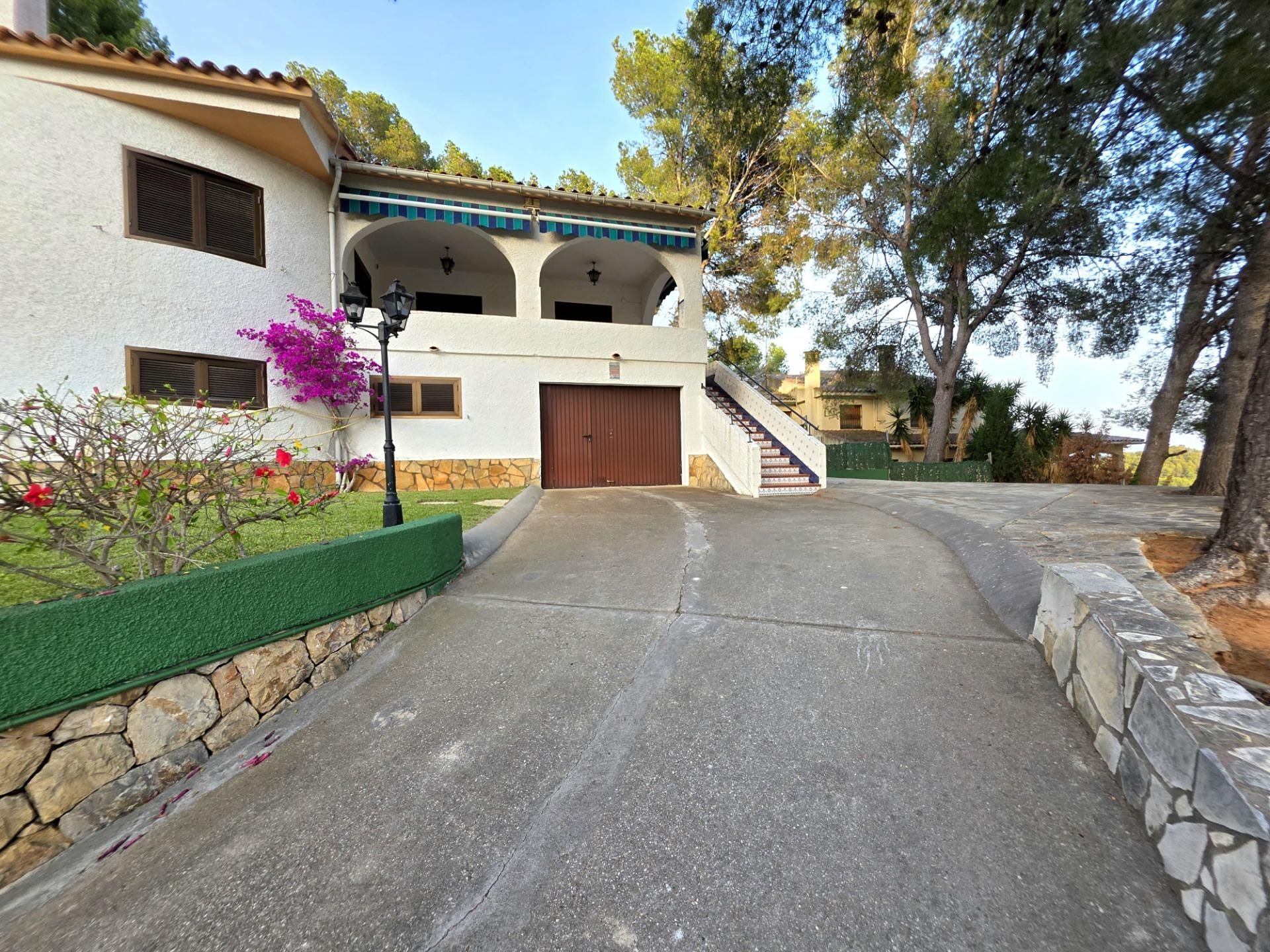 Vista exterior de Casa o xalet en venda en Benicasim / Benicàssim amb Calefacció, Jardí privat i Terrassa