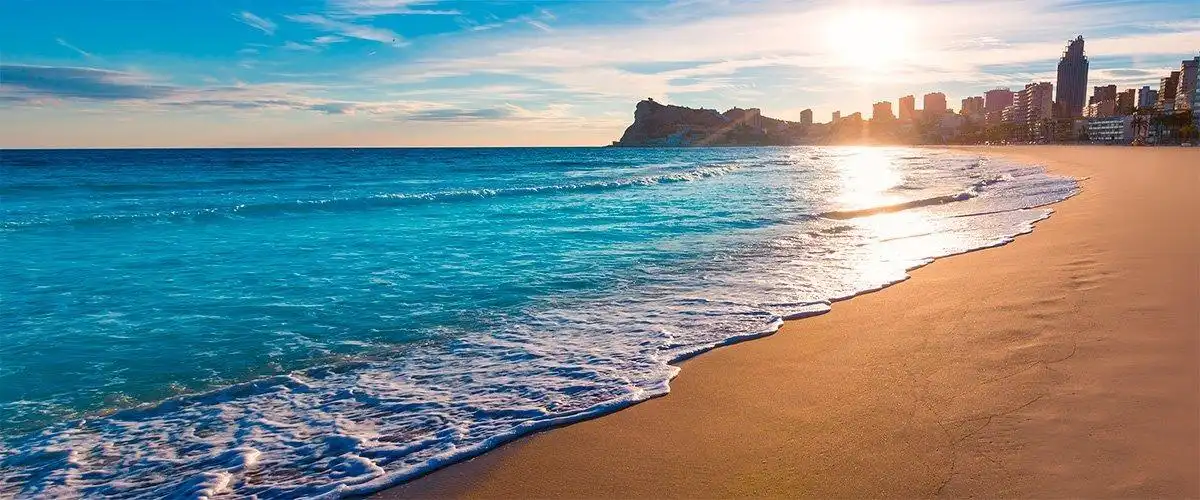 Vista exterior de Casa o chalet en venta en Benidorm con Aire acondicionado, Calefacción y Jardín privado