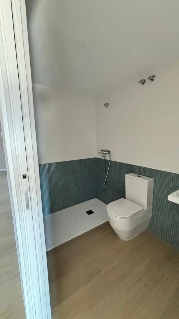 Baño de Piso en venta en Urduña / Orduña con Calefacción, Terraza y Trastero