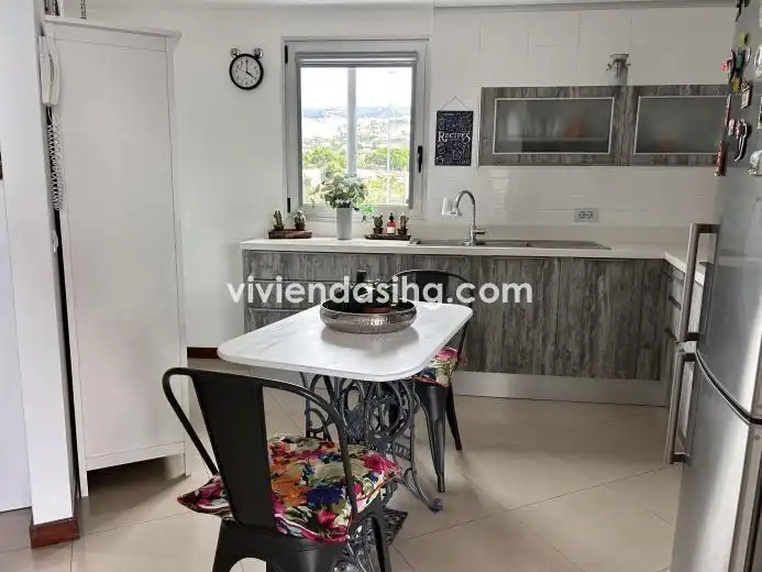 Flat for sale in Calle la Gorvorana, Longuera - Toscal