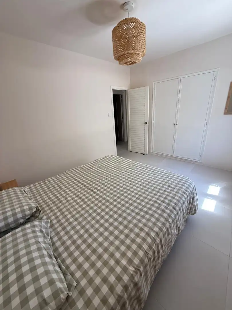 Schlafzimmer von Wohnung zur Miete in Valencia mit Klimaanlage, Terrasse und Möbliert