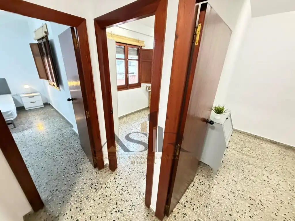 Vista exterior de Pis en venda en Casc Urbà