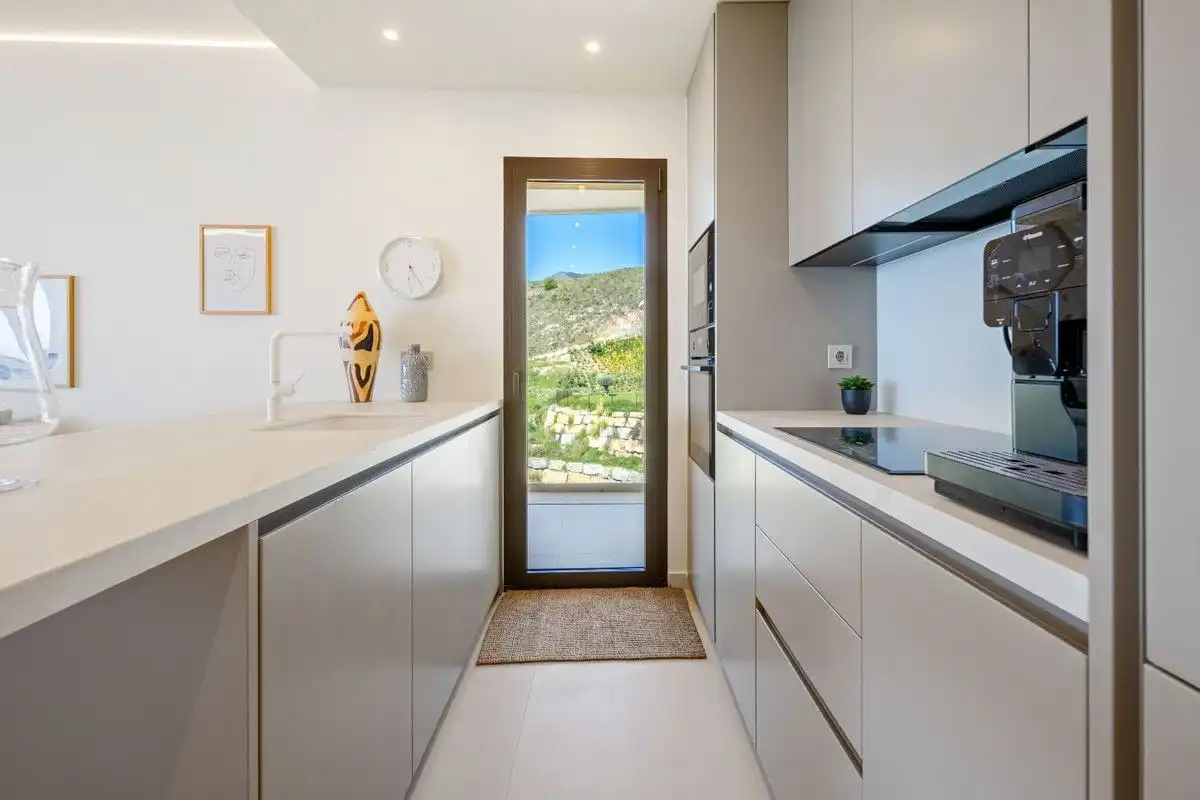 Cuina de Apartament de lloguer en Fuengirola amb Aire condicionat, Calefacció i Terrassa