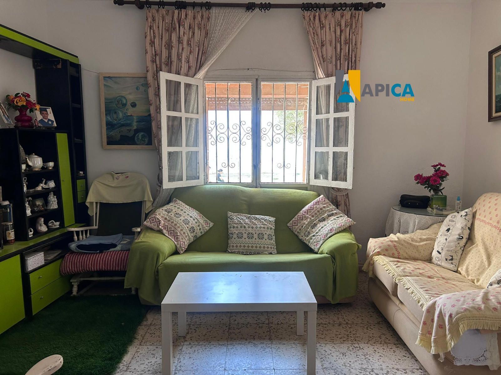 Sala d'estar de Casa o xalet en venda en Barbate amb Terrassa i Moblat