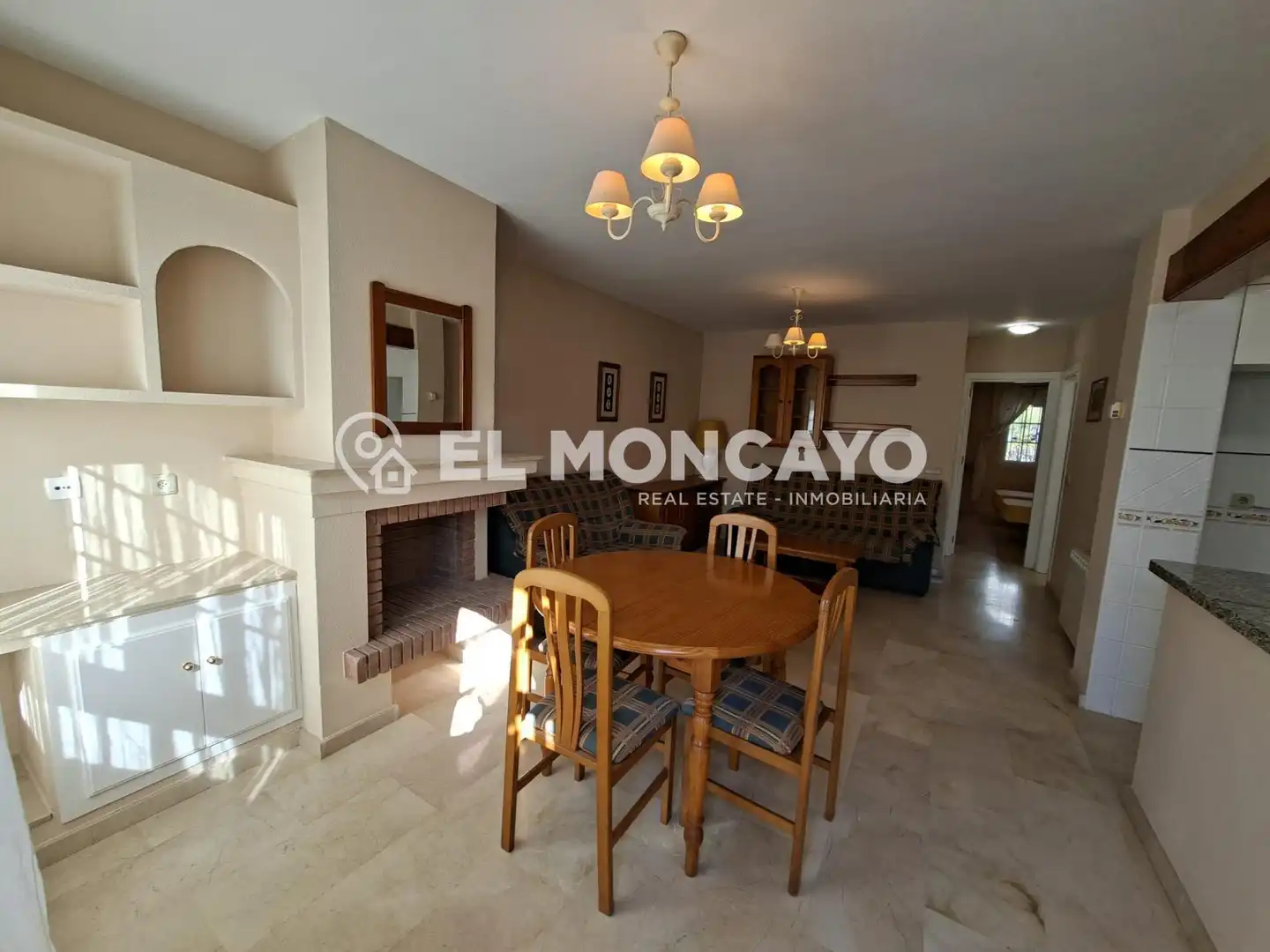 Sala d'estar de Casa adosada en venda en Orihuela amb Aire condicionat, Calefacció i Jardí privat