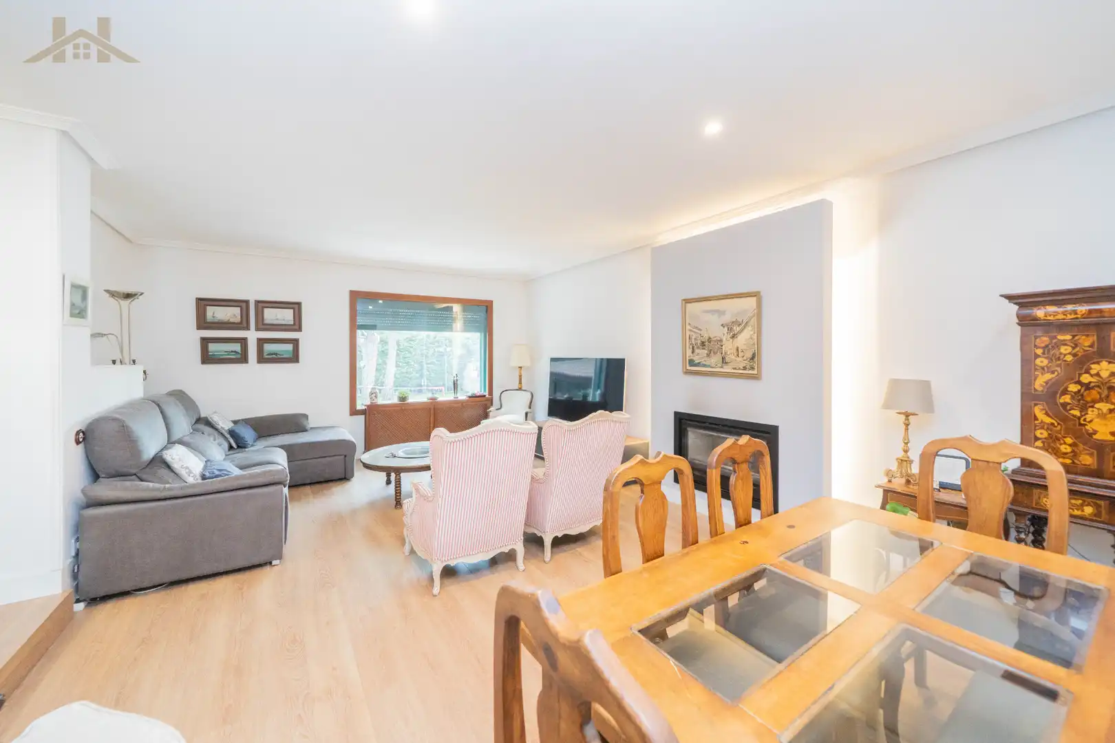 Sala d'estar de Casa o xalet en venda en Alpedrete amb Jardí privat, Terrassa i Traster