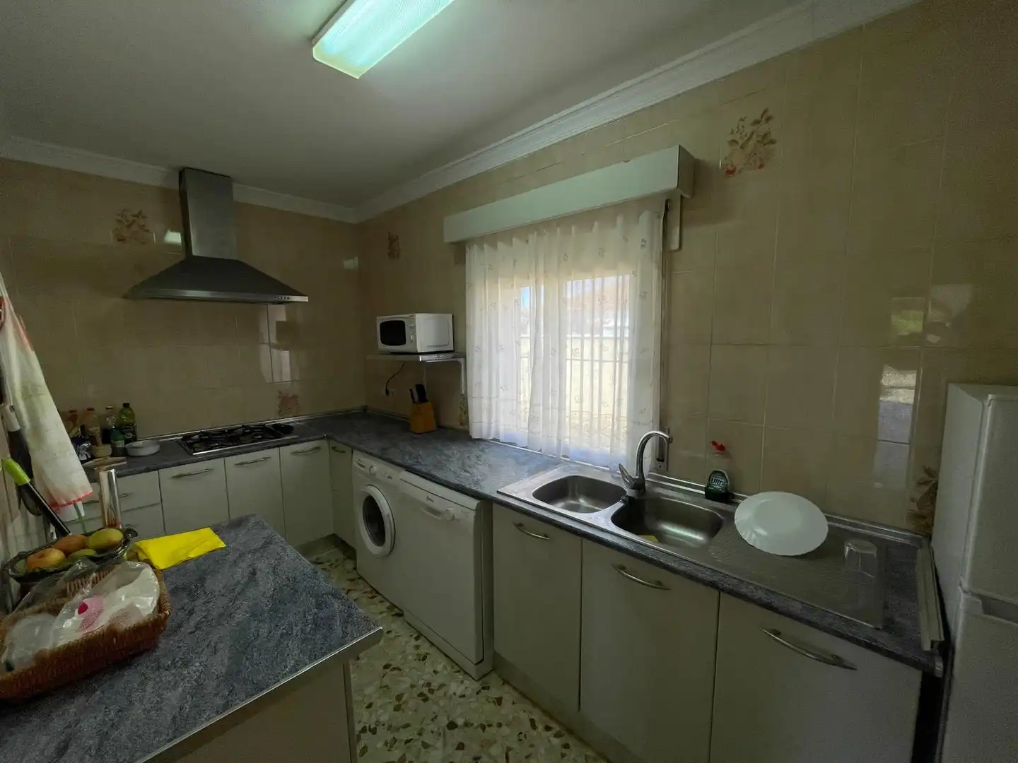 Cuina de Casa o xalet en venda en Chiclana de la Frontera amb Jardí privat, Terrassa i Traster