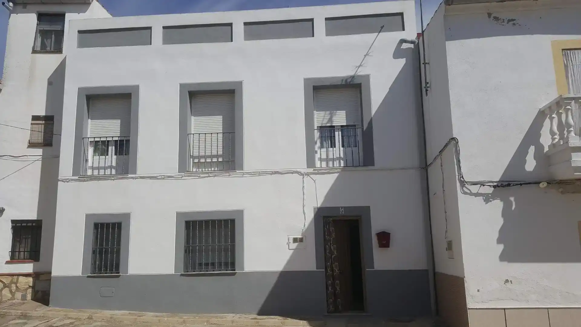 Vista exterior de Casa adosada en venda en Membrío amb Balcó