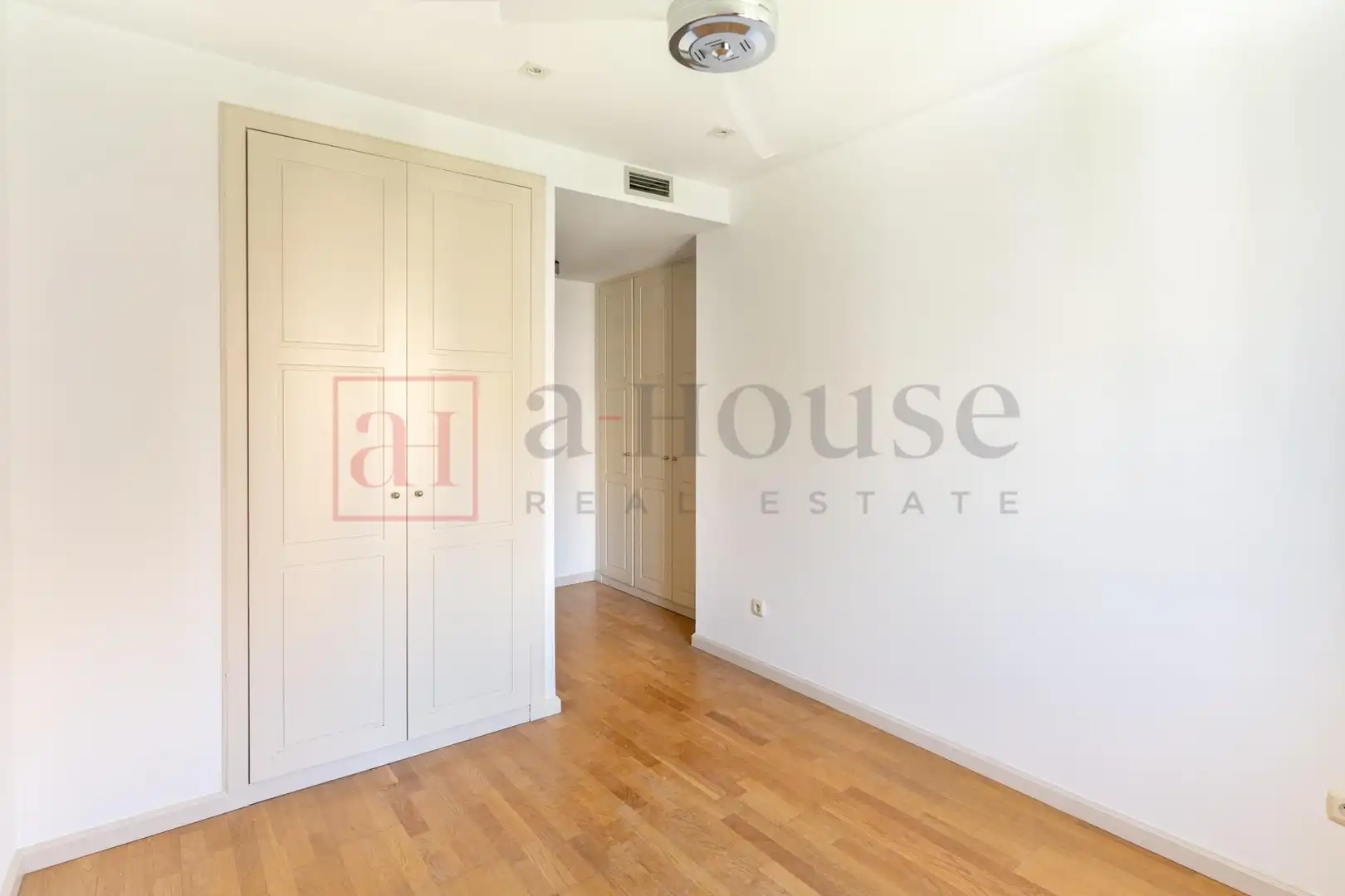 Schlafzimmer von Wohnung zum Verkauf in Madrid mit Klimaanlage, Heizung und Privatgarten