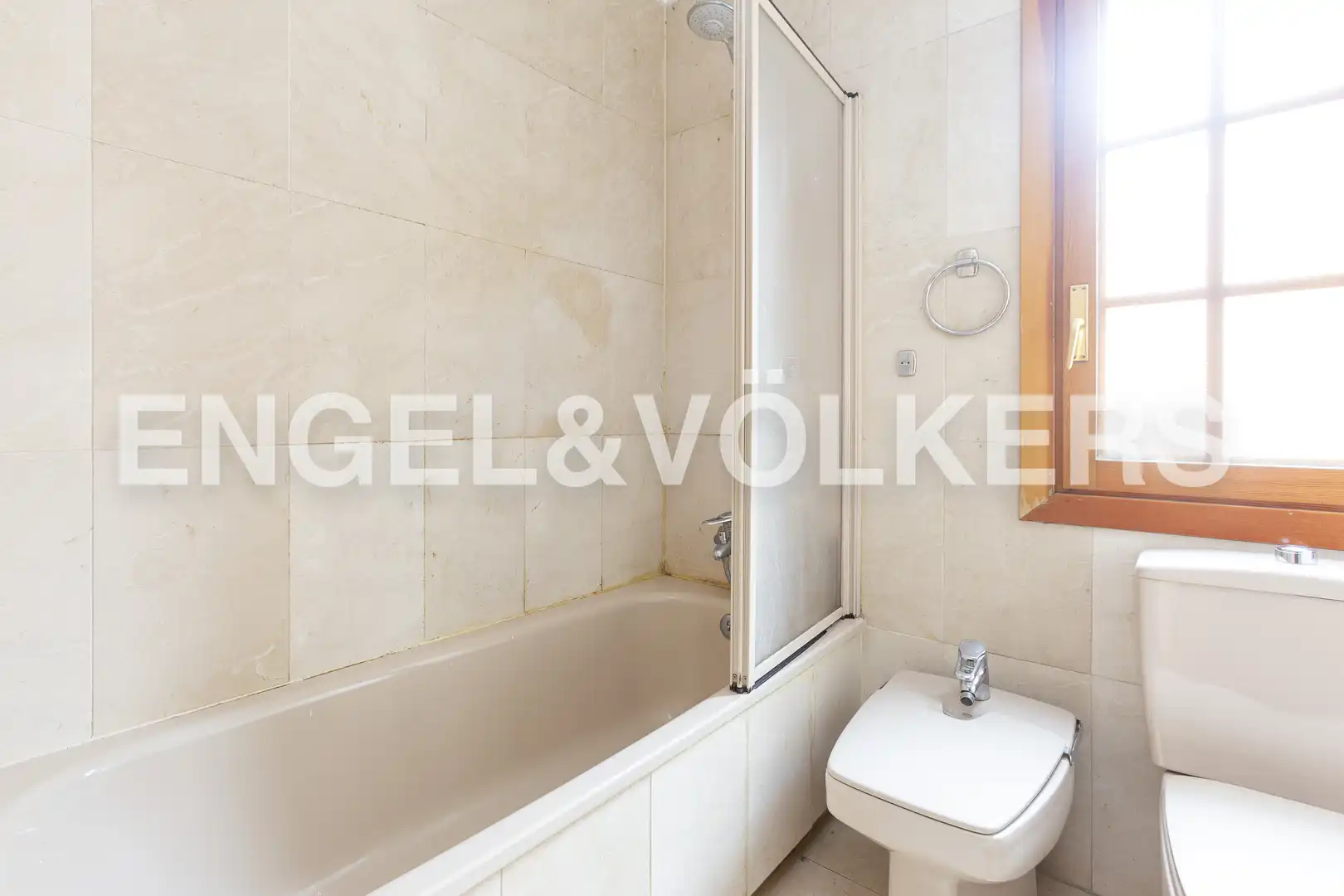 Baño de Casa o chalet de alquiler en Las Rozas de Madrid con Aire acondicionado, Calefacción y Jardín privado