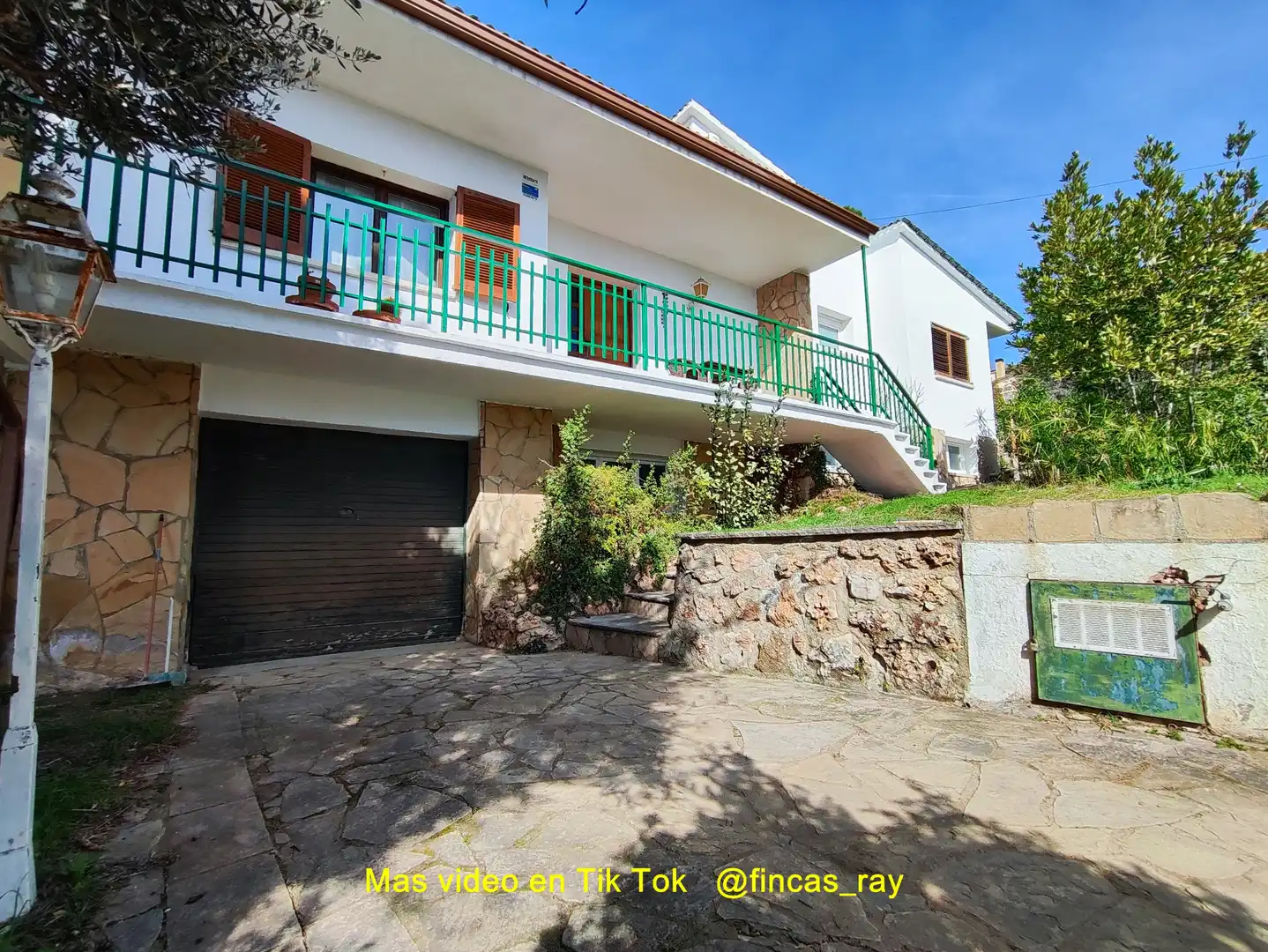 Vista exterior de Casa o xalet en venda en Caldes de Montbui amb Aire condicionat, Calefacció i Jardí privat