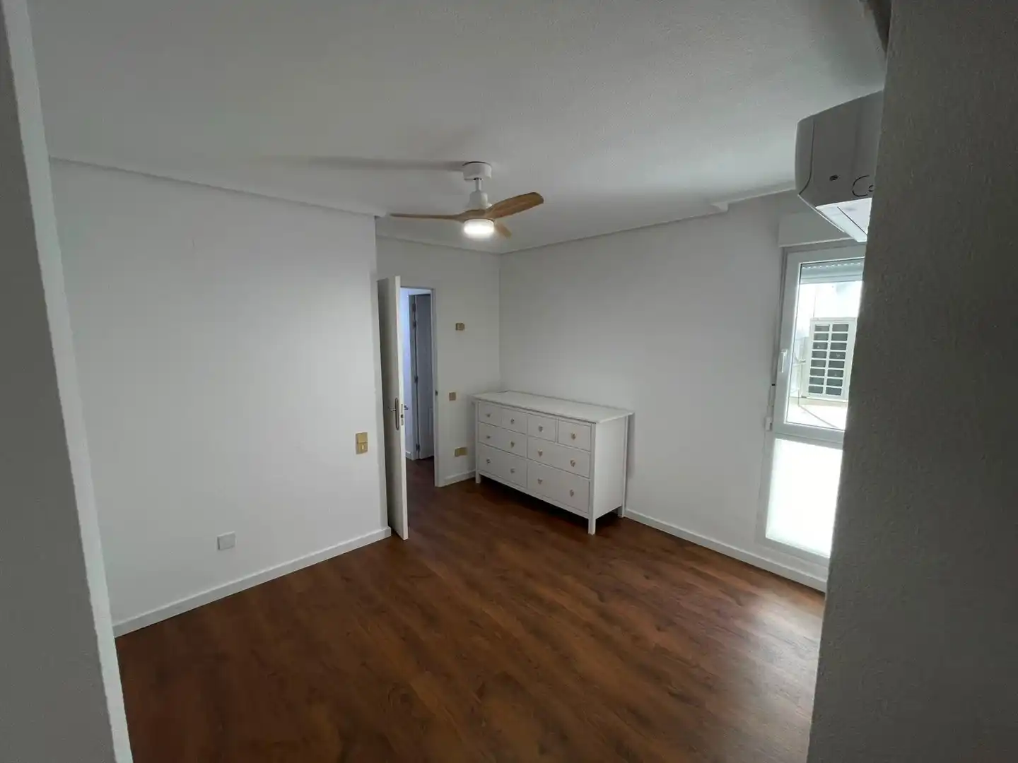 Bedroom of Duplexes for rent in Valencia  with Parquet flooring, Terrace and Furnished