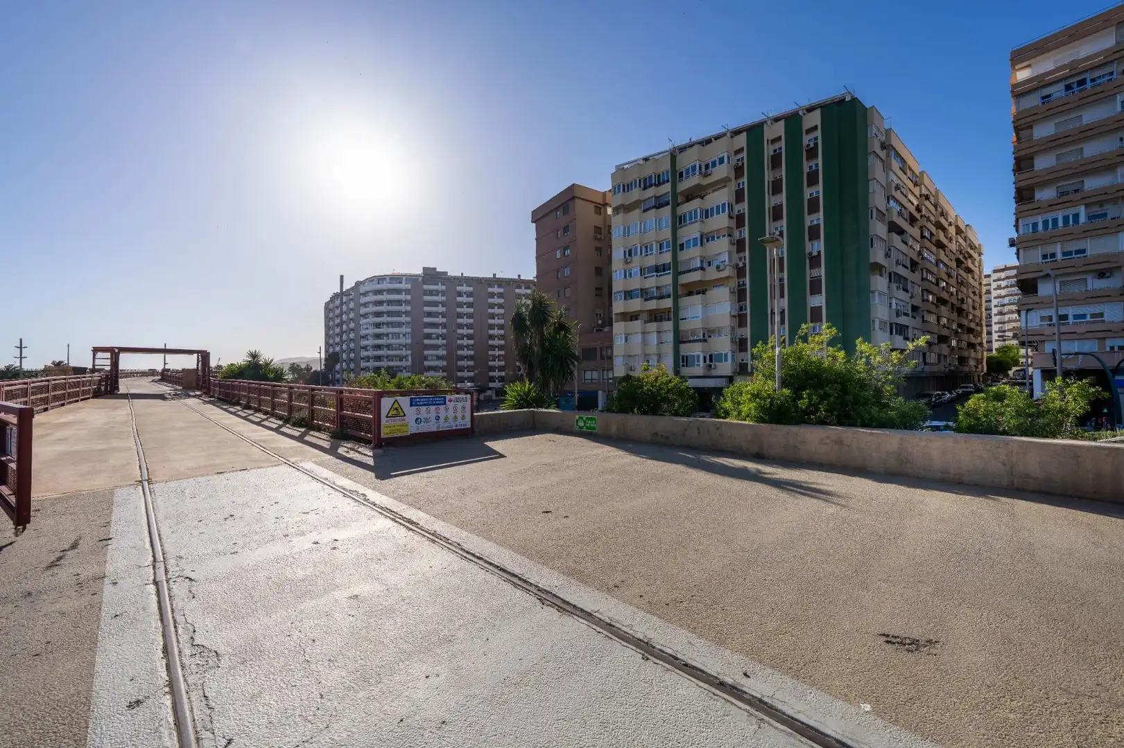 Vista exterior de Pis en venda en Almería amb Aire condicionat