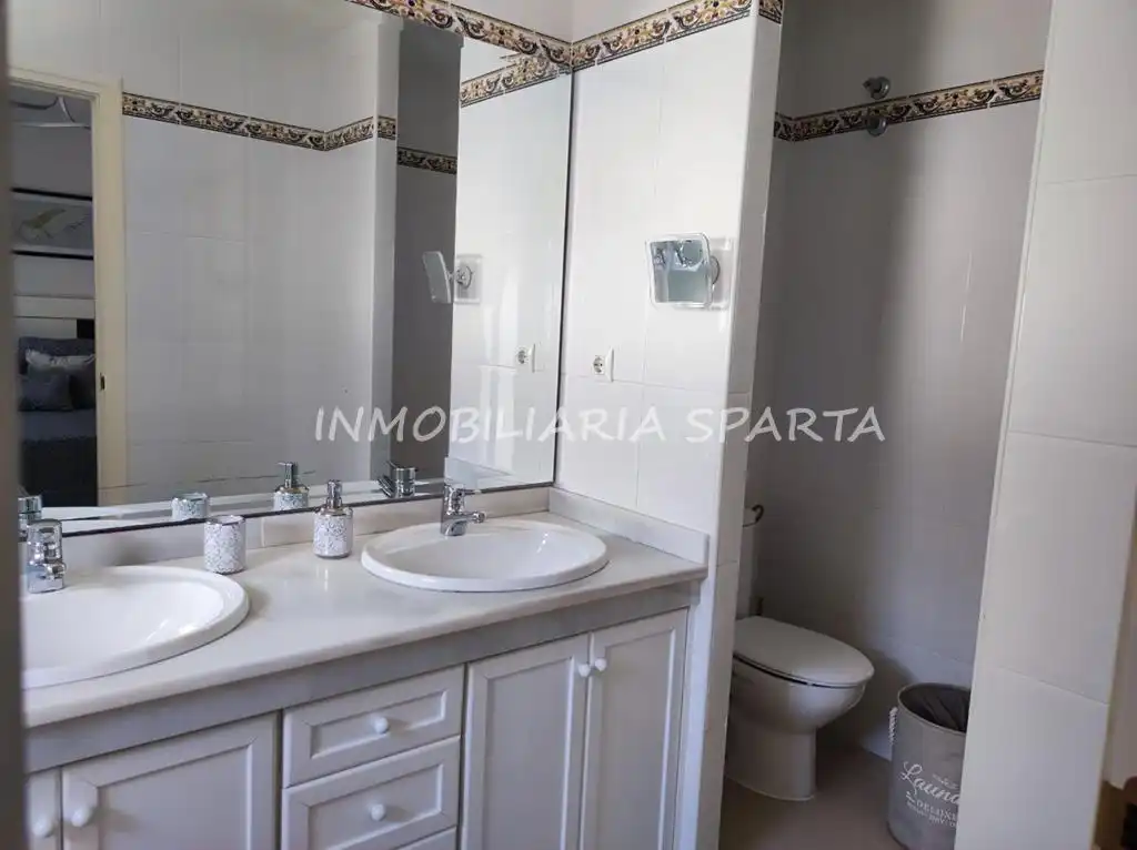 Baño de Casa adosada en venta en Coria del Río con Aire acondicionado, Terraza y Trastero
