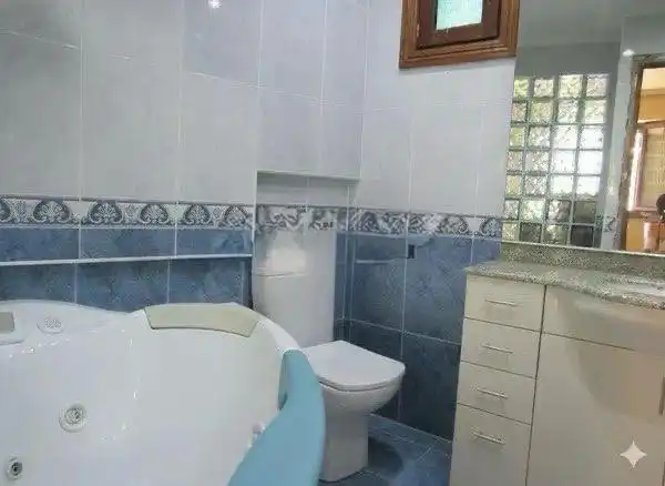 Baño de Casa adosada en venta en Usurbil con Calefacción, Parquet y Amueblado