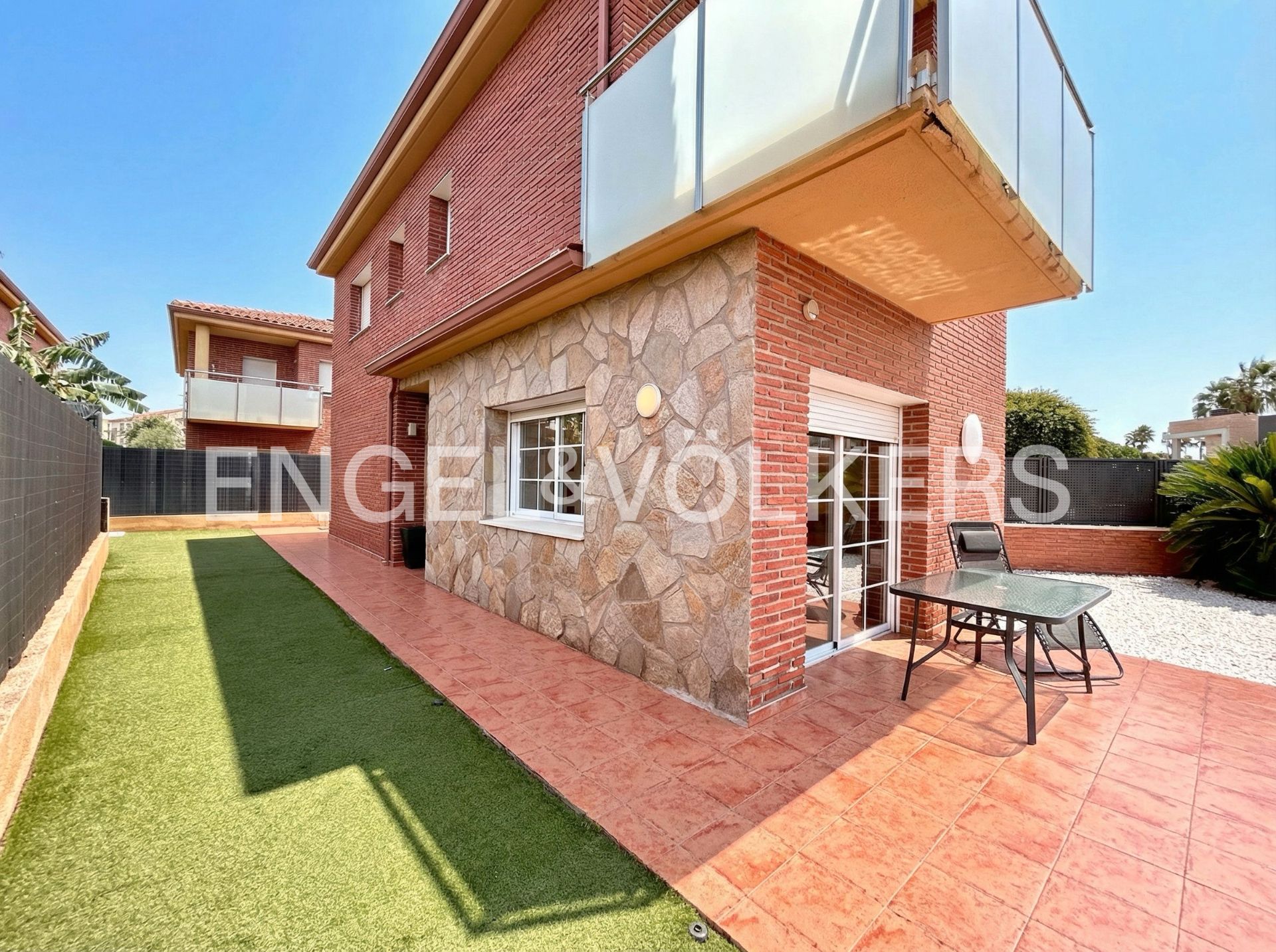 Terrassa de Casa adosada en venda en Cambrils amb Aire condicionat, Calefacció i Jardí privat