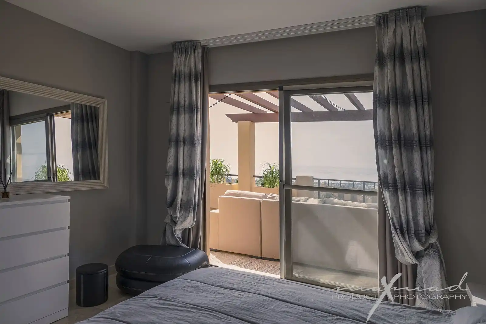 Bedroom of Apartments for sale in Benahavís  with Air Conditioner, Storage room and Furnished