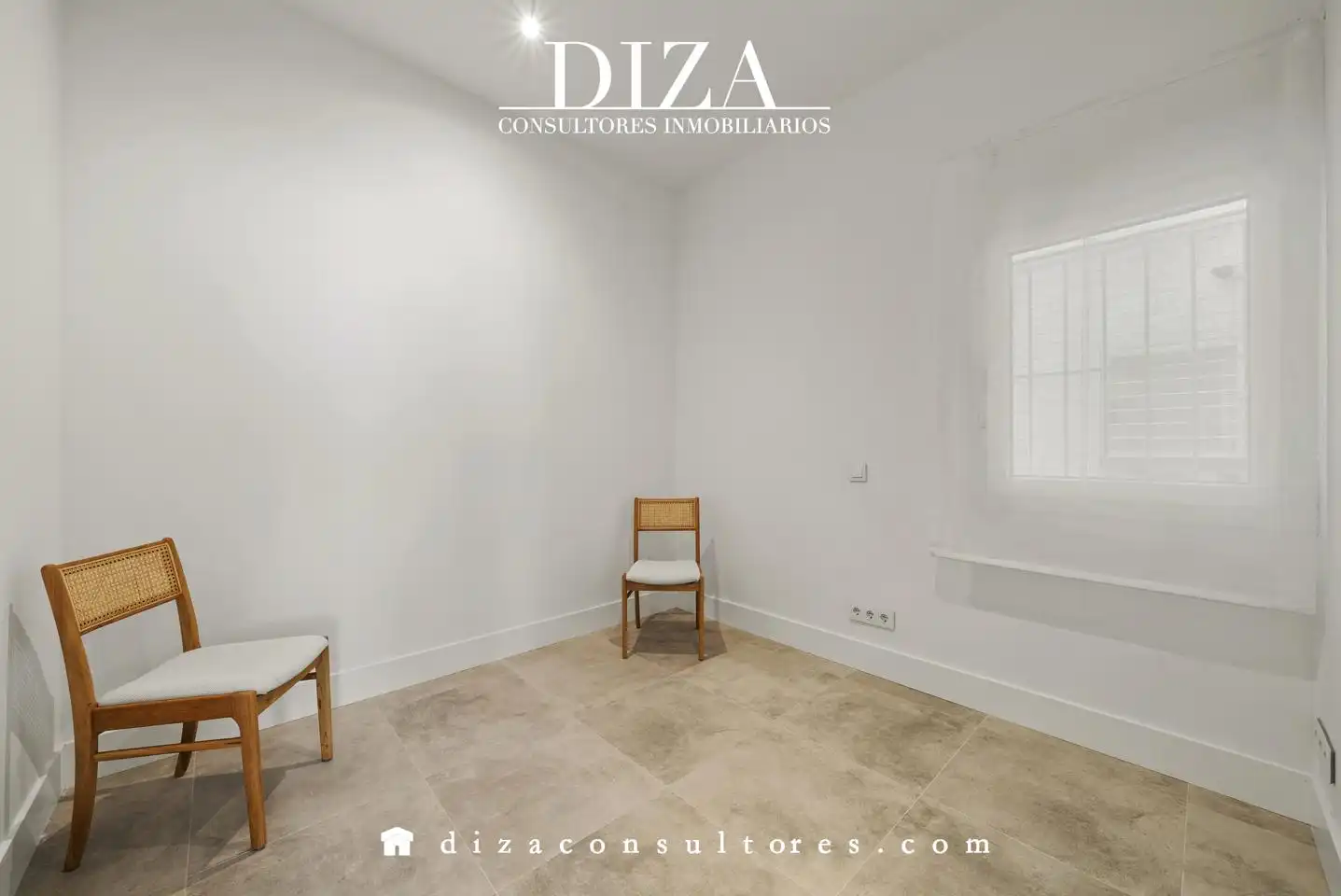 Exterior view of Ground floor for rent in Madrid  with Air Conditioner and Furnished
