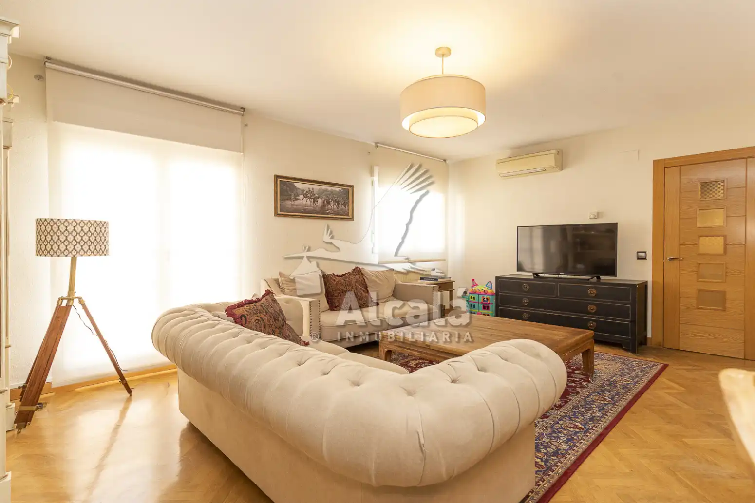 Sala de estar de Piso en venta en Alcalá de Henares con Calefacción, Parquet y Piscina