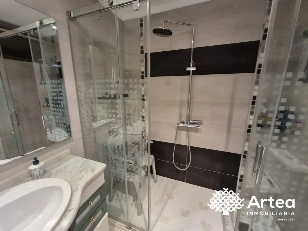 Bathroom of Flat for sale in Bilbao   with Heating