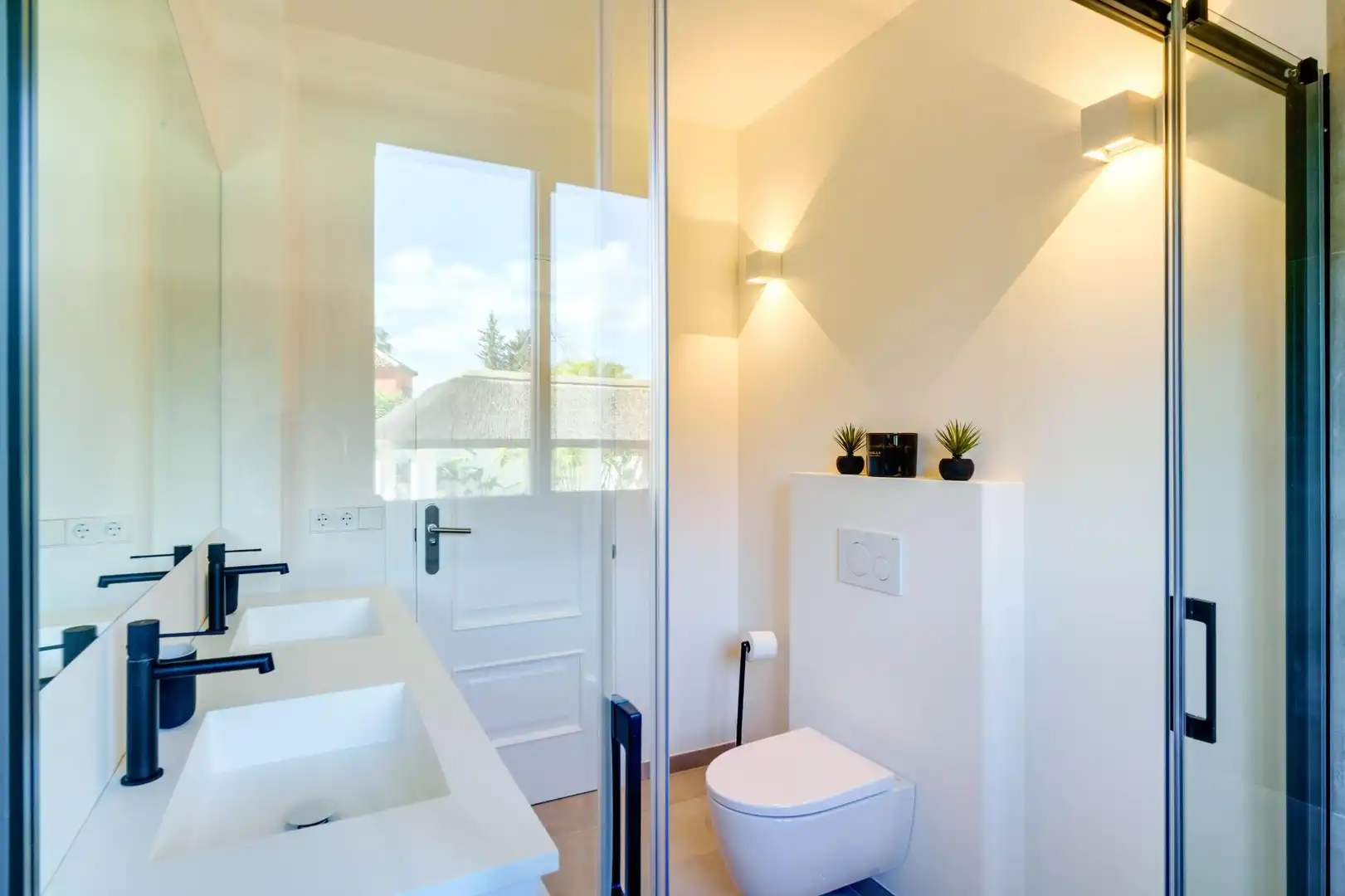 Baño de Casa o chalet en venta en Marbella con Aire acondicionado, Jardín privado y Terraza